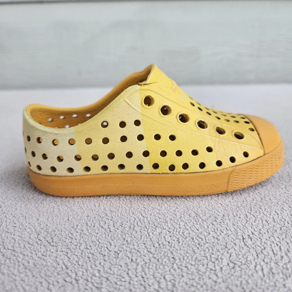 Native Jefferson Toddler SZ C6 Yellow Crayola Slip-On Water Shoes Unisex - Picture 2 of 12